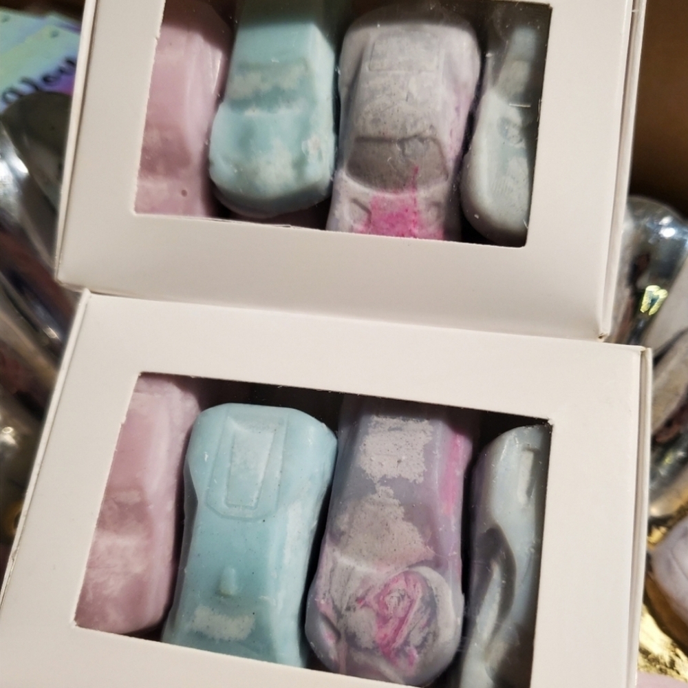 Home Made Candles - Picture 5 of 9